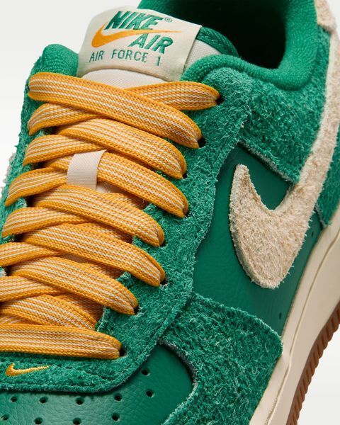 Оригинальные кроссовки Nike Air Force 1 '07 "Game Day" "Malachite/University Gold/Gum Medium Brown/Coconut Milk" (IV5685-365) IV5685-365 фото