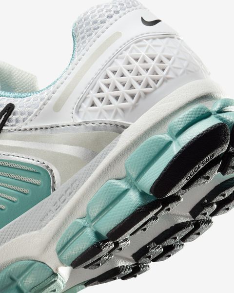 Оригінальні жіночі кросівки Nike Zoom Vomero 5 "Summit White/Wolf Grey/Pure Platinum" (HF1877-101) HF1877-101 фото