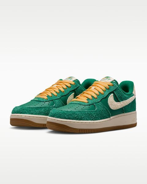 Оригинальные кроссовки Nike Air Force 1 '07 "Game Day" "Malachite/University Gold/Gum Medium Brown/Coconut Milk" (IV5685-365) IV5685-365 фото