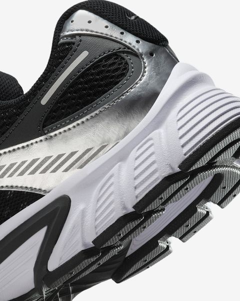Оригінальні чоловічі кросівки Nike V5 RNR "Black/Anthracite/Smoke Grey/Black" (HJ5228-004) HJ5228-004 фото