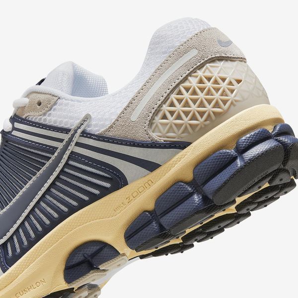 Оригінальні чоловічі кросівки Nike Zoom Vomero 5 *Since 1972* "White / Thunder Blue / Cream II" (HF4259-100) HF4259-100 фото