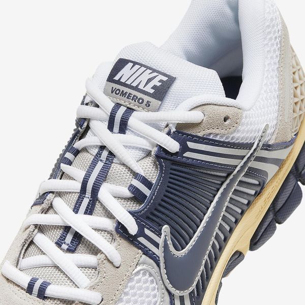 Оригінальні чоловічі кросівки Nike Zoom Vomero 5 *Since 1972* "White / Thunder Blue / Cream II" (HF4259-100) HF4259-100 фото