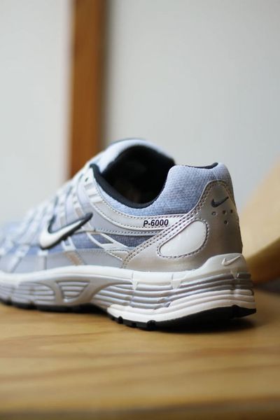 Оригінальні чоловічі кросівки Nike P-6000 "Metallic Silver/Wolf Grey/Anthracite/Summit White" (IH4465-095) IH4465-095 фото
