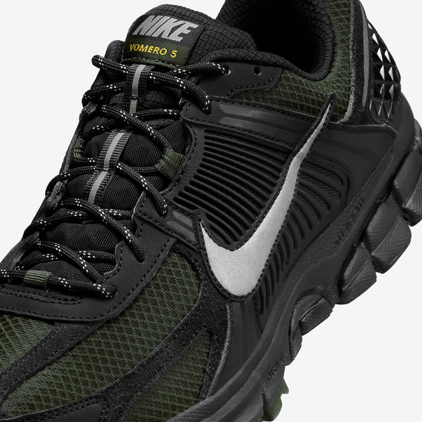 Оригінальні чоловічі кросівки Nike Zoom Vomero 5 "Black/Sequoia/Flat Pewter/Metallic Pewter" (HV2527-001) HV2527-001 фото