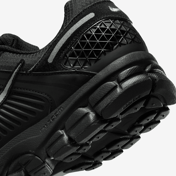 Оригінальні чоловічі кросівки Nike Zoom Vomero 5 "Black/Sequoia/Flat Pewter/Metallic Pewter" (HV2527-001) HV2527-001 фото
