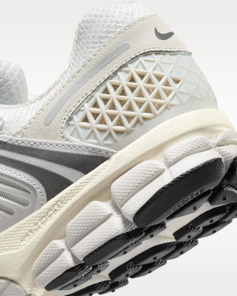 Оригінальні чоловічі кросівки Nike Zoom Vomero 5 "Platinum Tint/Cashmere/Iron Grey/Photon Dust" (HF0731-007) HF0731-007 фото