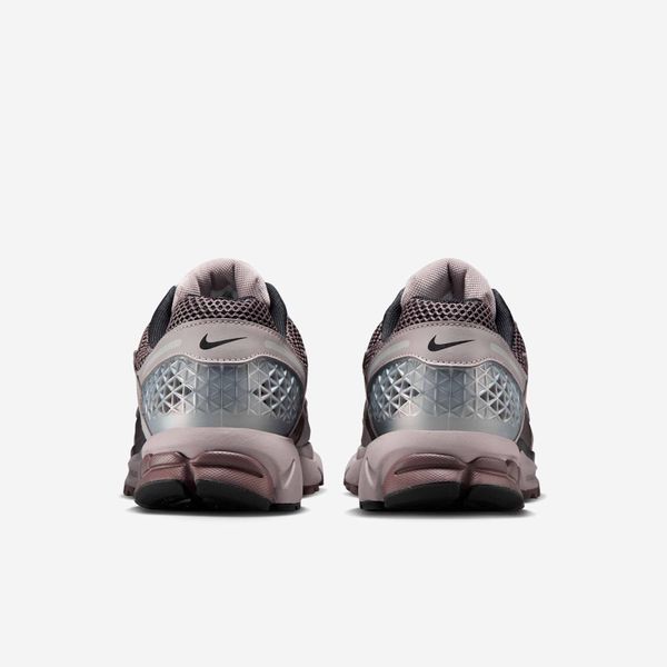 Оригінальні чоловічі кросівки Nike Zoom Vomero 5 "College grey/Black/Cave stone/Metallic silver" (FB9149-005) FB9149-005 фото