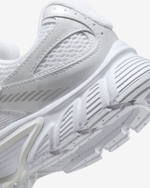 Оригинальные кроссовки Nike V5 RNR "White/Black/Metallic Silver/White" (HQ7901-101) HQ7901-101 фото